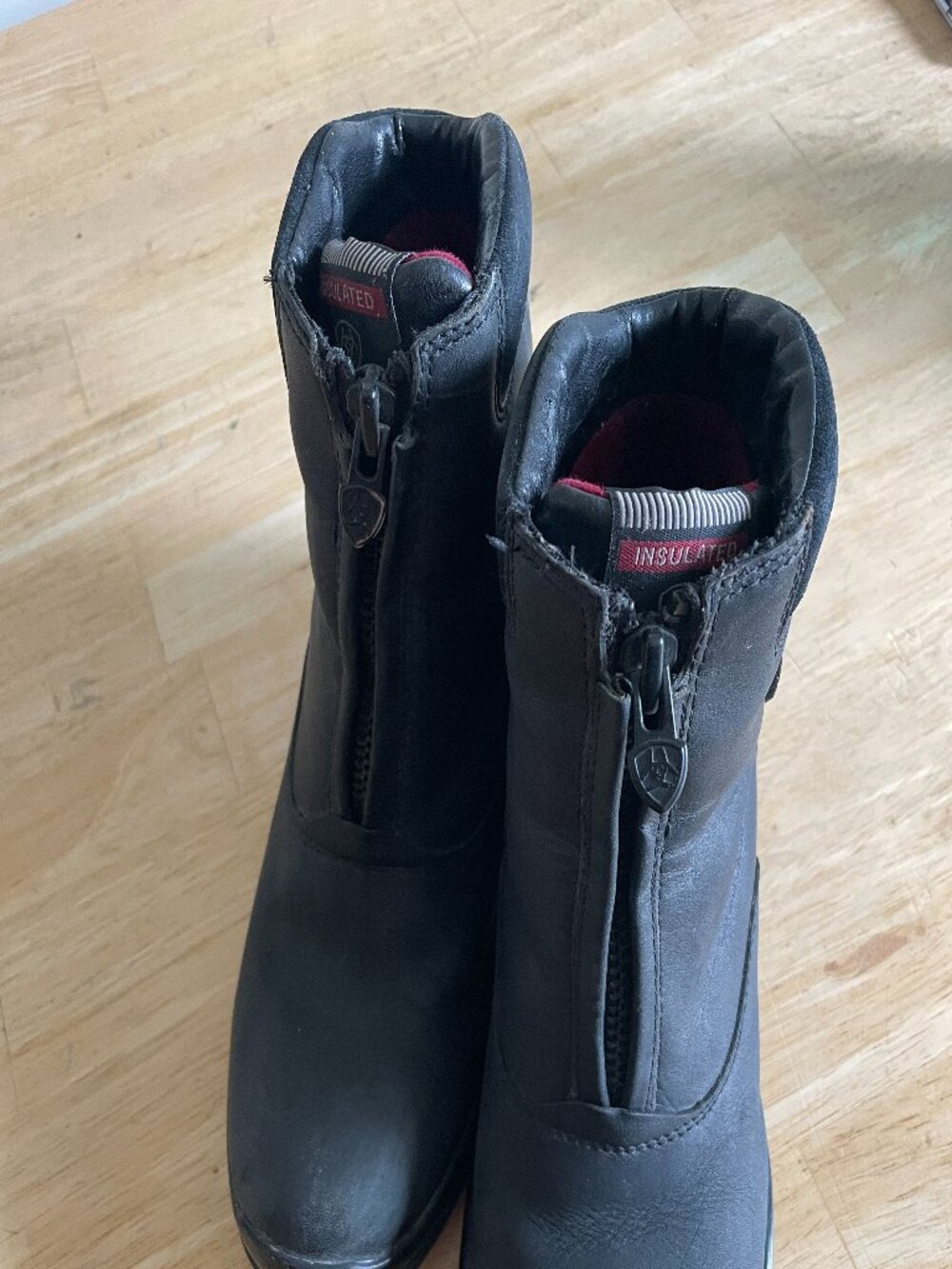 Ariat Womens 6.5 B Extreme Zip Waterproof Insulated Black Paddock Boots 10016382